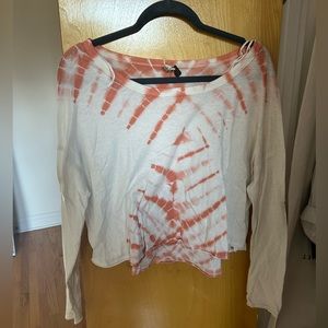 FREE PEOPLE long sleeve tie die cropped tee SIZE SMALL. Excellent condition